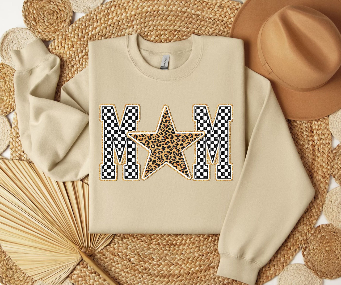 Mom Star SWEATSHIRT.